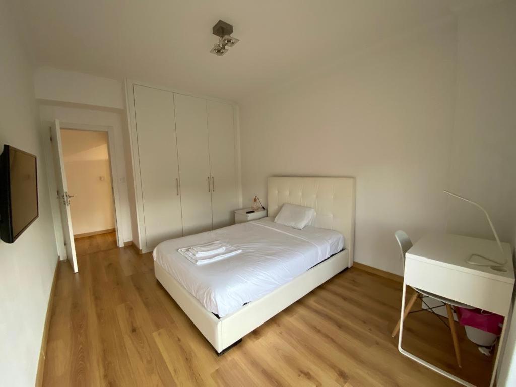 Bedrooms In Modern Guest House Алмада Екстер'єр фото